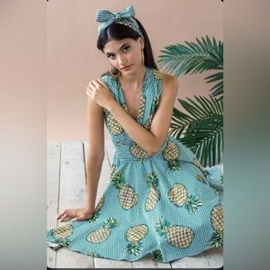 Eva Franco Lucia V Neck Circle Skirt Pineapple Print Dress Size 8 Pinup Retro